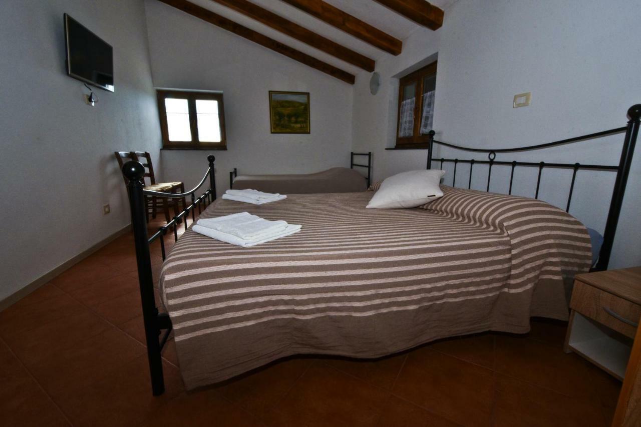 Rooms Agroturizam Romano Buje Exterior photo